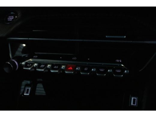 Peugeot 208 Hybrid 110 e-DCS6 GT Panoramadak | Carplay | Cruise Control | Camera | Climate | Keyless ActivLease financial lease