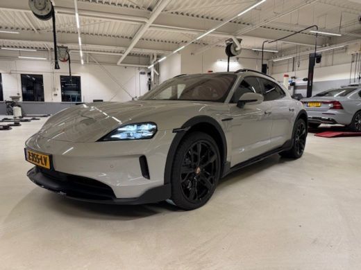 Porsche Taycan 4 105 kWh | Sport Chrono Pakket | Head Up | Panoramadak | Burmester 3D |