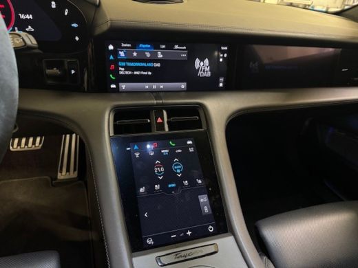 Porsche Taycan 4 105 kWh | Sport Chrono Pakket | Head Up | Panoramadak | Burmester 3D | ActivLease financial lease