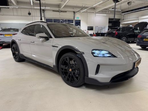 Porsche Taycan 4 105 kWh | Sport Chrono Pakket | Head Up | Panoramadak | Burmester 3D | ActivLease financial lease