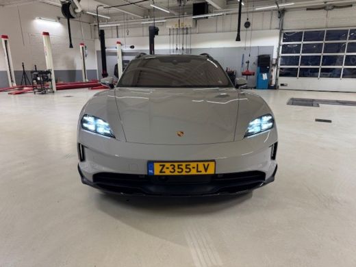 Porsche Taycan 4 105 kWh | Sport Chrono Pakket | Head Up | Panoramadak | Burmester 3D | ActivLease financial lease
