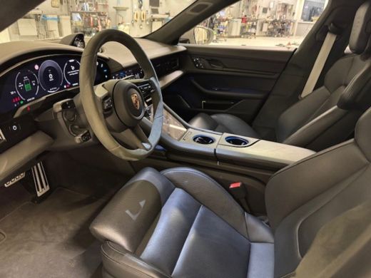 Porsche Taycan 4 105 kWh | Sport Chrono Pakket | Head Up | Panoramadak | Burmester 3D | ActivLease financial lease