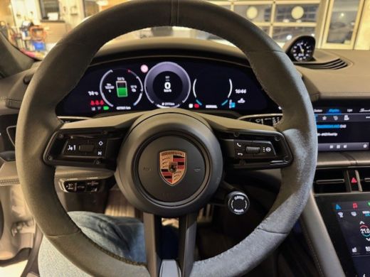Porsche Taycan 4 105 kWh | Sport Chrono Pakket | Head Up | Panoramadak | Burmester 3D | ActivLease financial lease