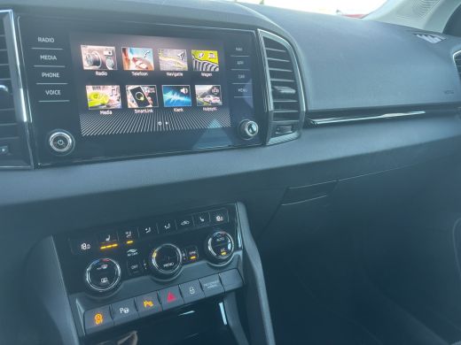 Skoda Karoq 1.5 TSI ACT Business | Stuurverwarming | Apple Carplay | Parkeer Sensoren | Cruise ActivLease financial lease