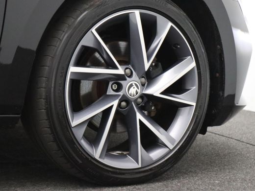 Skoda Superb Combi 1.4 TSI iV Sportline Business 218PK DSG Pano-Schuifdak, Trekhaak, Elektrische achterklep, M... ActivLease financial lease