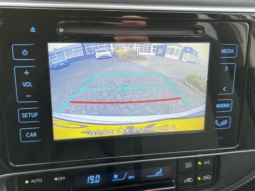 Toyota Auris 1.8 Hybrid Dynamic | Navigatie | Panoramadak | Bluetooth | Parkeercamera | Cruise control | ActivLease financial lease