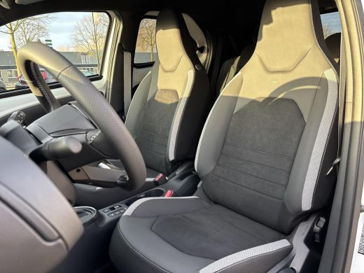 Toyota Aygo Hybrid 115 GR Sport | &euro; 500 extra inruilwaarde | ActivLease financial lease