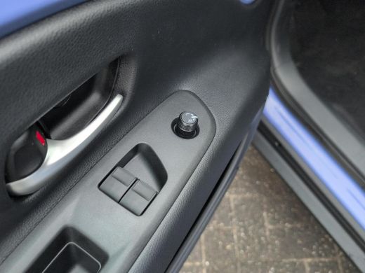 Toyota Aygo Hybrid 115 pulse | Android Auto | Apple Carplay | Lavender met zwart dak | Automaat ActivLease financial lease