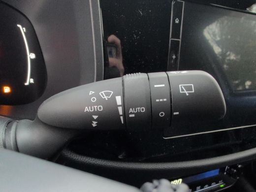 Toyota Aygo Hybrid 115 pulse | Android Auto | Apple Carplay | Lavender met zwart dak | Automaat ActivLease financial lease