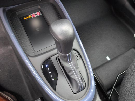 Toyota Aygo Hybrid 115 pulse | Android Auto | Apple Carplay | Lavender met zwart dak | Automaat ActivLease financial lease