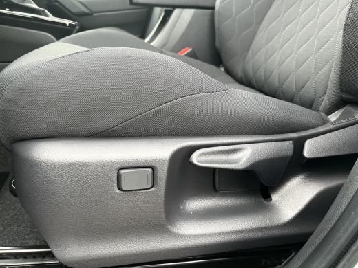 Toyota Corolla Cross Hybrid 140 Dynamic | Panodak | Uit voorraad leverbaar | &euro; 1.500 extra inruilwaarde | ActivLease financial lease