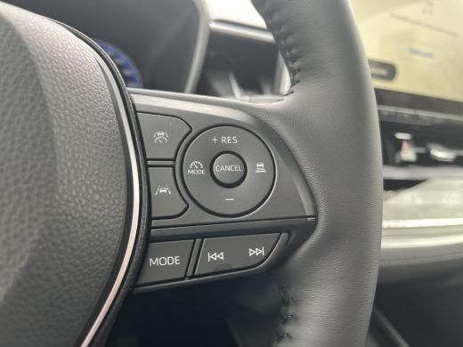 Toyota Corolla Cross Hybrid 140 Dynamic | Panodak | Uit voorraad leverbaar | &euro; 1.500 extra inruilwaarde | ActivLease financial lease