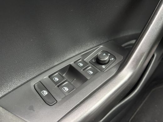 Volkswagen Polo 1.0 TSI Life | Virtual Cockpit | Apple Carplay | Stoel verwarming | Airco | LED ActivLease financial lease