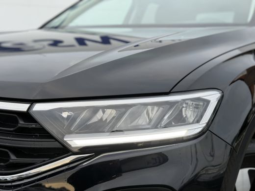 Volkswagen T-Roc 1.5 TSI Move | CarPlay | Camera | Cruise | LED | DAB+ | 17 inch ActivLease financial lease