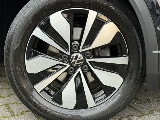 Volkswagen T-Roc 1.5 TSI Move | CarPlay | Camera | Cruise | LED | DAB+ | 17 inch ActivLease financial lease