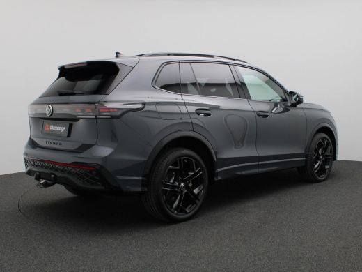 Volkswagen Tiguan 1.5 eHybrid R-Line Edition 272PK DSG Pano-Schuifdak, 20" LM Velgen, Trekhaak, Black Style, Navi v... ActivLease financial lease