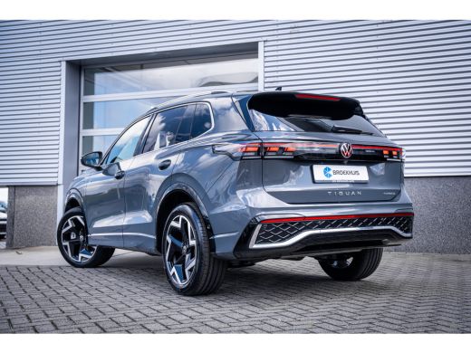 Volkswagen Tiguan R-Line Edition - eHybrid | 'App-Connect' draadloze smartphone integratie | Automatische afstandsr... ActivLease financial lease