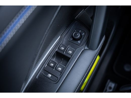 Volkswagen Tiguan R-Line Edition - eHybrid | 'App-Connect' draadloze smartphone integratie | Automatische afstandsr... ActivLease financial lease