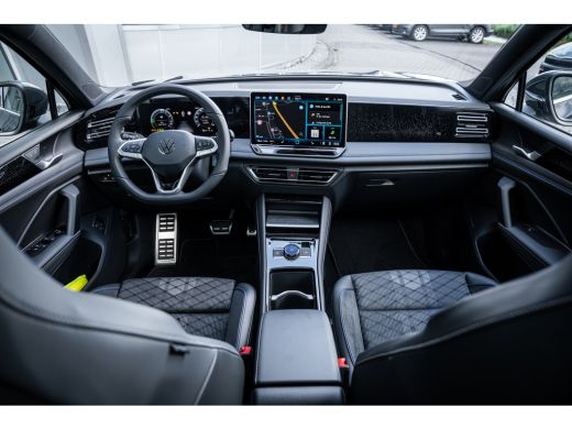 Volkswagen Tiguan R-Line Edition - eHybrid | 'App-Connect' draadloze smartphone integratie | Automatische afstandsr... ActivLease financial lease