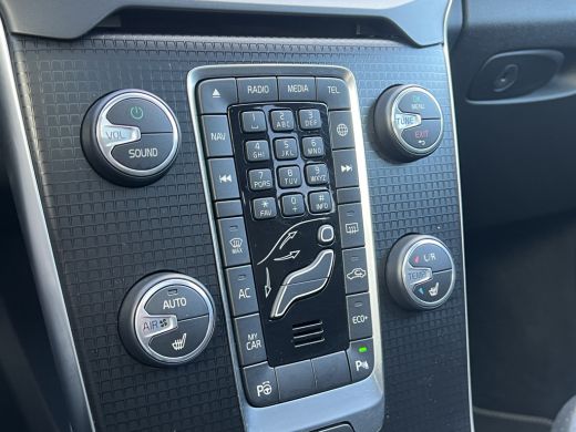 Volvo  V40 T3 Polar+ Sport | Panoramadak | Trekhaak | Stoelverwarming | Cruise control | Camera | Harman Kar... ActivLease financial lease