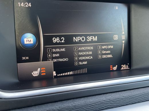 Volvo  V40 T3 Polar+ Sport | Panoramadak | Trekhaak | Stoelverwarming | Cruise control | Camera | Harman Kar... ActivLease financial lease