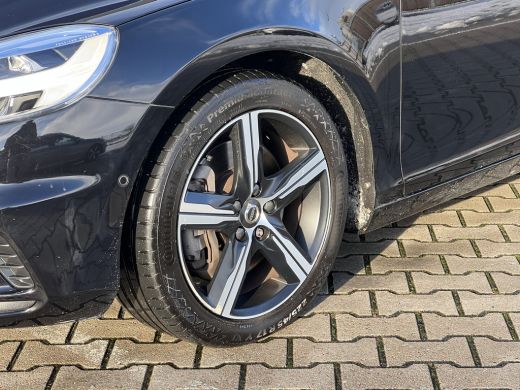 Volvo  V40 T3 Polar+ Sport | Panoramadak | Trekhaak | Stoelverwarming | Cruise control | Camera | Harman Kar... ActivLease financial lease