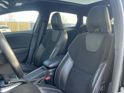 Volvo  V40 T3 Polar+ Sport | Panoramadak | Trekhaak | Stoelverwarming | Cruise control | Camera | Harman Kar... ActivLease financial lease