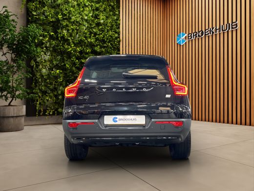 Volvo  XC40 Recharge P8 AWD R-Design | Trekhaak | Camera | Panoramadak | Stuur/stoelverwarming | Pilot Assist ActivLease financial lease