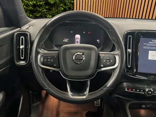 Volvo  XC40 Recharge P8 AWD R-Design | Trekhaak | Camera | Panoramadak | Stuur/stoelverwarming | Pilot Assist ActivLease financial lease