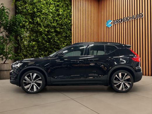 Volvo  XC40 Recharge P8 AWD R-Design | Trekhaak | Camera | Panoramadak | Stuur/stoelverwarming | Pilot Assist ActivLease financial lease