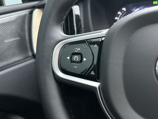 Volvo  XC60 2.0 T6 Plug-in hybrid AWD Ultra Dark | MY26 | HU-Display | Panoramadak | Trekhaak | 360 Camera | ActivLease financial lease