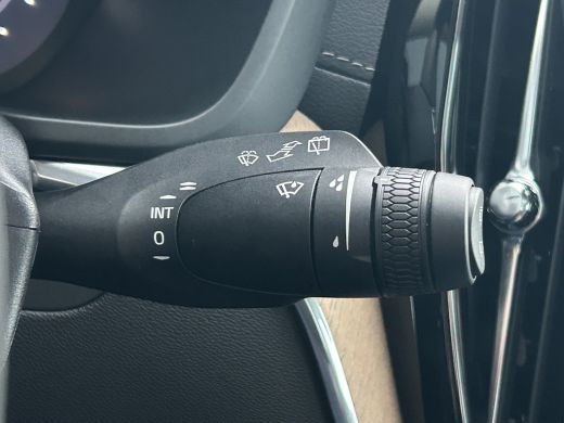 Volvo  XC60 2.0 T6 Plug-in hybrid AWD Ultra Dark | MY26 | HU-Display | Panoramadak | Trekhaak | 360 Camera | ActivLease financial lease