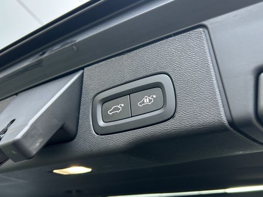 Volvo  XC60 2.0 T6 Plug-in hybrid AWD Ultra Dark | MY26 | HU-Display | Panoramadak | Trekhaak | 360 Camera | ActivLease financial lease