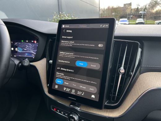 Volvo  XC60 2.0 T6 Plug-in hybrid AWD Ultra Dark | MY26 | HU-Display | Panoramadak | Trekhaak | 360 Camera | ActivLease financial lease