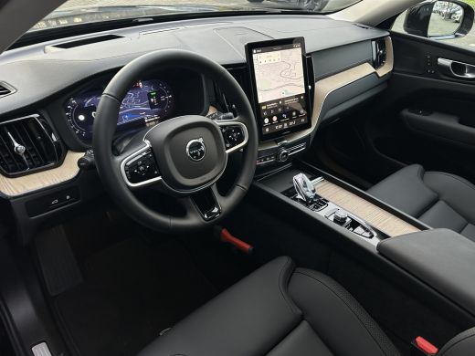 Volvo  XC60 2.0 T6 Plug-in hybrid AWD Ultra Dark | MY26 | HU-Display | Panoramadak | Trekhaak | 360 Camera | ActivLease financial lease