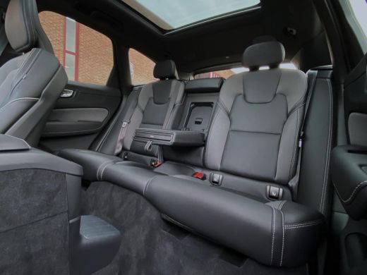 Volvo  XC60 2.0 T8 Recharge AWD Ultimate Dark ActivLease financial lease