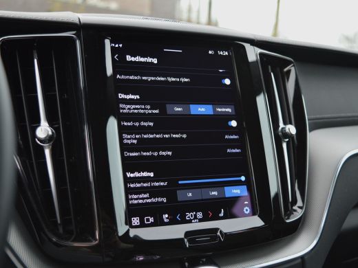 Volvo  XC60 2.0 T8 Recharge AWD Ultimate Dark ActivLease financial lease