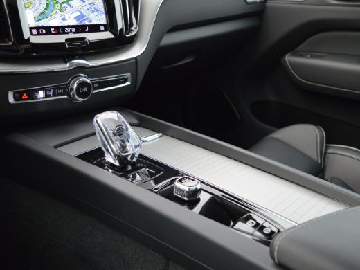 Volvo  XC60 2.0 T8 Recharge AWD Ultimate Dark ActivLease financial lease