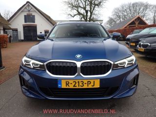 BMW 3 Serie Touring 320e FACELIFT 19''/WIDESCREEN/CAMERA/CARPLAY/KEYLESS/SFEERVERLICHTING