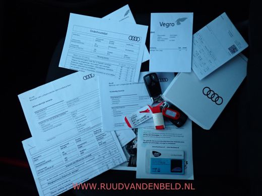 Audi A4 Limousine 35 TFSI Launch edition Business NAVI / CRUISE / SPORT ONDERSTEL + STOELEN ActivLease financial lease