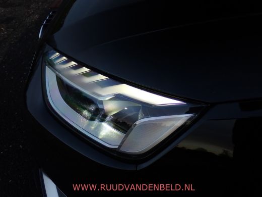 Audi A4 Limousine 35 TFSI Launch edition Business NAVI / CRUISE / SPORT ONDERSTEL + STOELEN ActivLease financial lease