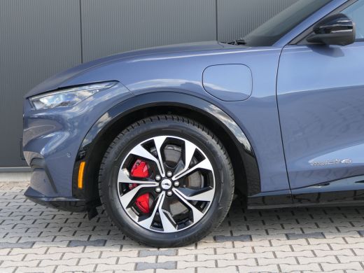 Ford Mustang Mach-E Mach-E AWD 75 kWh | Panoramadak | 360 Camera | Adaptive Cruise | BLIS | Elektrische Achterklep | ... ActivLease financial lease