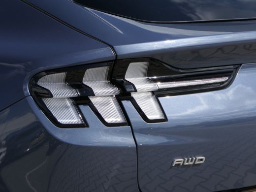 Ford Mustang Mach-E Mach-E AWD 75 kWh | Panoramadak | 360 Camera | Adaptive Cruise | BLIS | Elektrische Achterklep | ... ActivLease financial lease