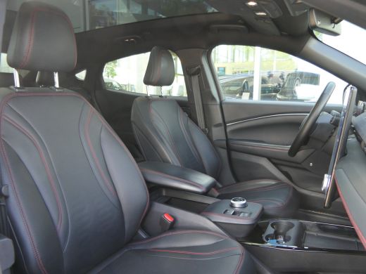 Ford Mustang Mach-E Mach-E AWD 75 kWh | Panoramadak | 360 Camera | Adaptive Cruise | BLIS | Elektrische Achterklep | ... ActivLease financial lease
