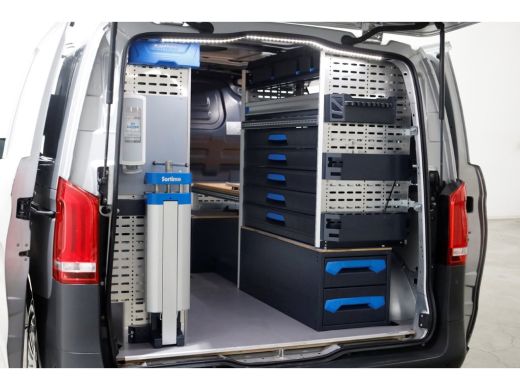 Mercedes-Benz Vito 114 CDI 136pk Compact 9G Automaat 2x Schuifdeur/LED/Camera/Inrichting 08-2022 ActivLease financial lease