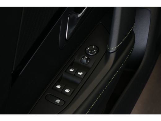 Peugeot 208 Hybrid 100 e-DCS6 GT | Achteruitrijcamera | PDC V+A | Cruise control | Apple Carplay | Full-led |... ActivLease financial lease