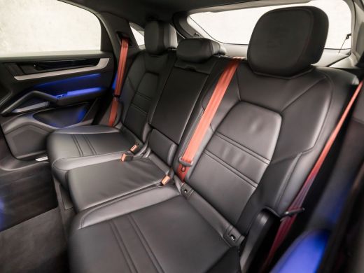 Porsche Cayenne 3.0 E-Hybrid SportDesign 471Pk Automaat (PANORAMADAK, LUCHTVERING, SPORT CHRONO PAKKET, SPORTUITL... ActivLease financial lease