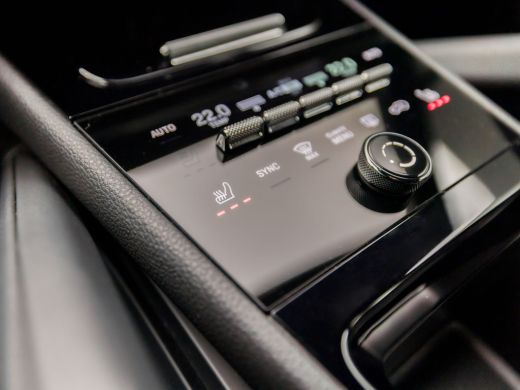 Porsche Cayenne 3.0 E-Hybrid SportDesign 471Pk Automaat (PANORAMADAK, LUCHTVERING, SPORT CHRONO PAKKET, SPORTUITL... ActivLease financial lease