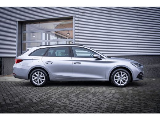 Seat Leon Sportstourer 1.0 eTSI Style Business Intense | Achteruitrijcamera | Apple Carplay/Android Auto|te... ActivLease financial lease