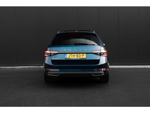 Skoda Superb Combi 1.4 TSI 218pk PHEV Laurin & Klement | Panoramadak | Trekhaak | Leder | Keyless | Stoelen El... ActivLease financial lease